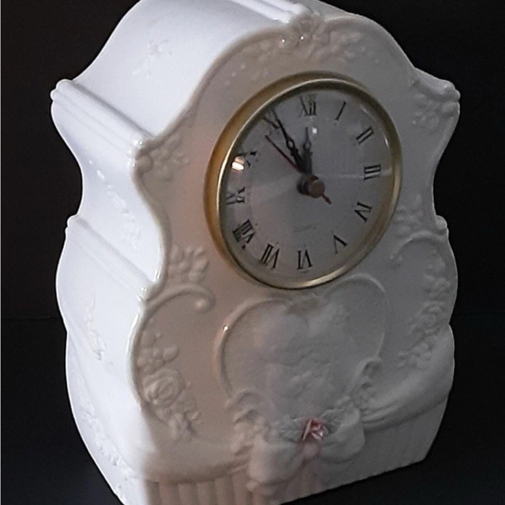 VINTAGE Precious Moments Mantle QUARTZ Clock Works Great 1995 Wedding COUPLES - Picture 4 of 7